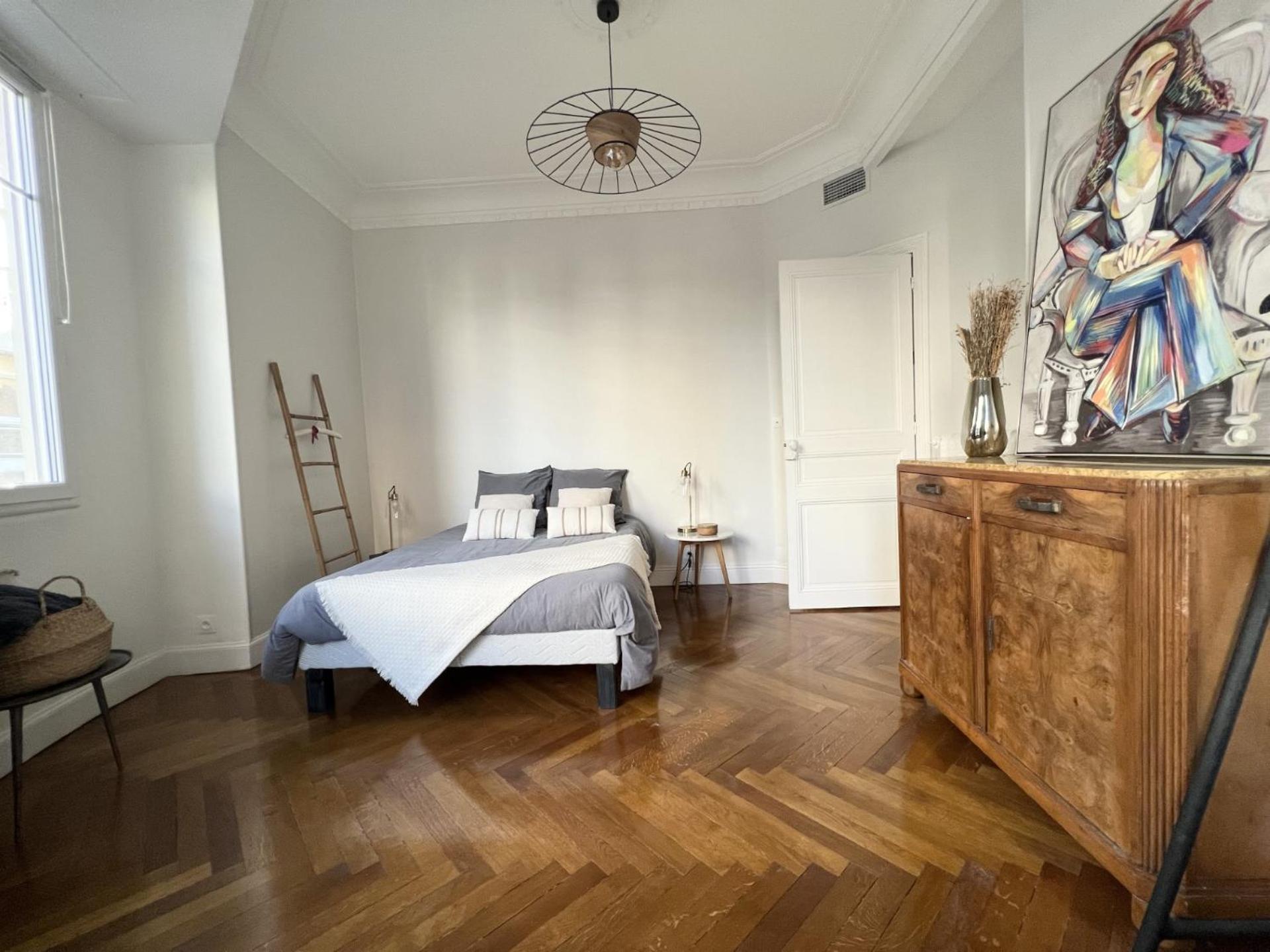Luxueux 115m2, 3 Centre Avec Parking A 5 Min -climatisation Apartment Nizza