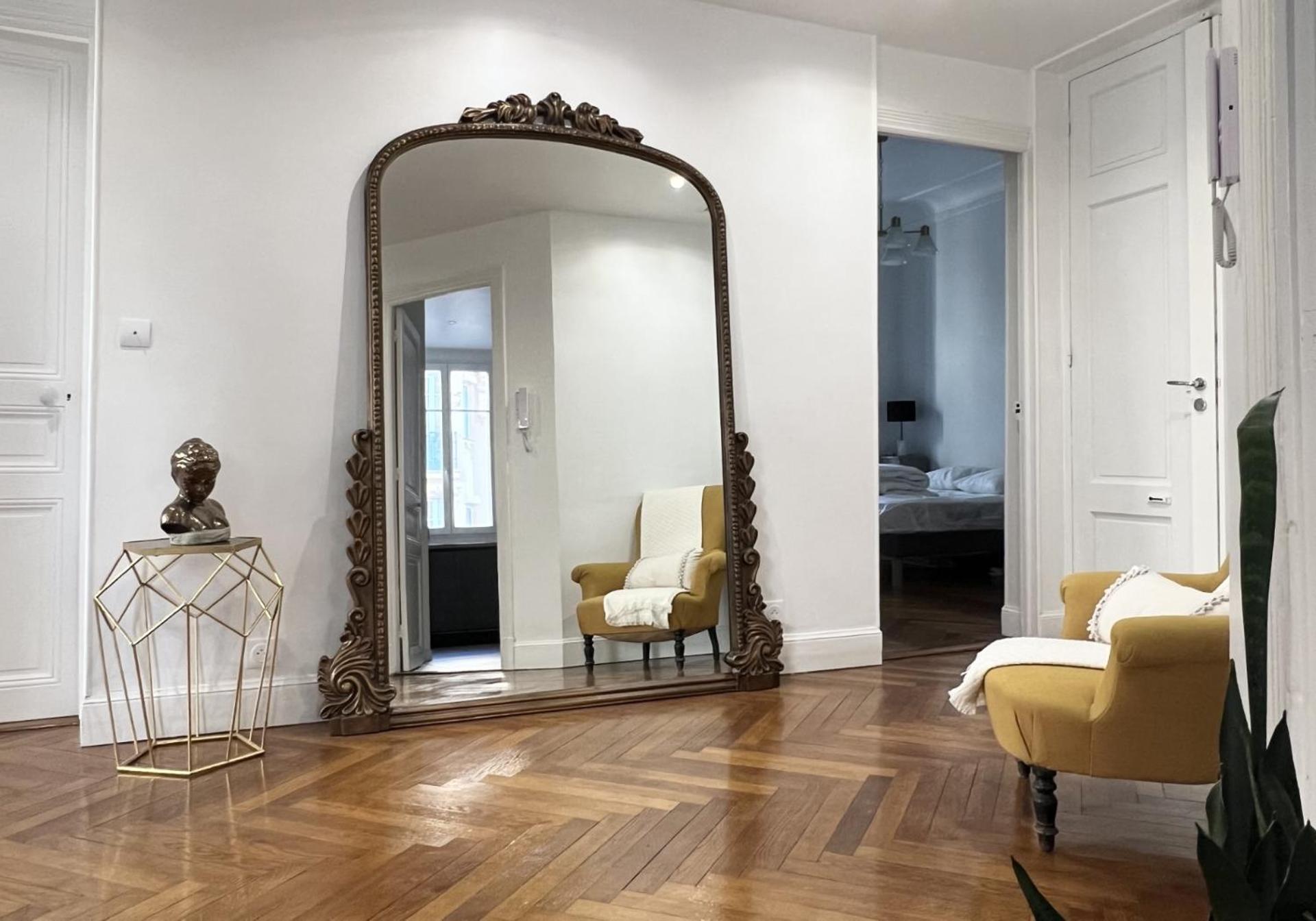 Appartement Luxueux 115m2, 3 Centre Avec Parking A 5 Min -climatisation